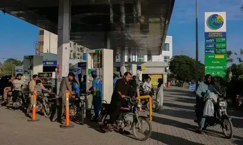 Govt raises petrol price by Rs1.20 per litre, reduces high-speed diesel rate by Re0.17 per litre