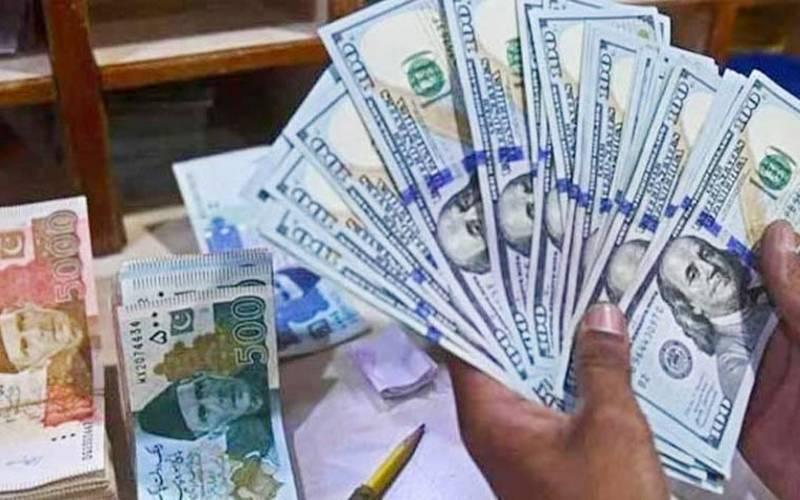 انٹربینک مارکیٹ میں پاکستانی روپے کی قدر میں بہتری، ڈالر مزید 3 پیسے گر گیا