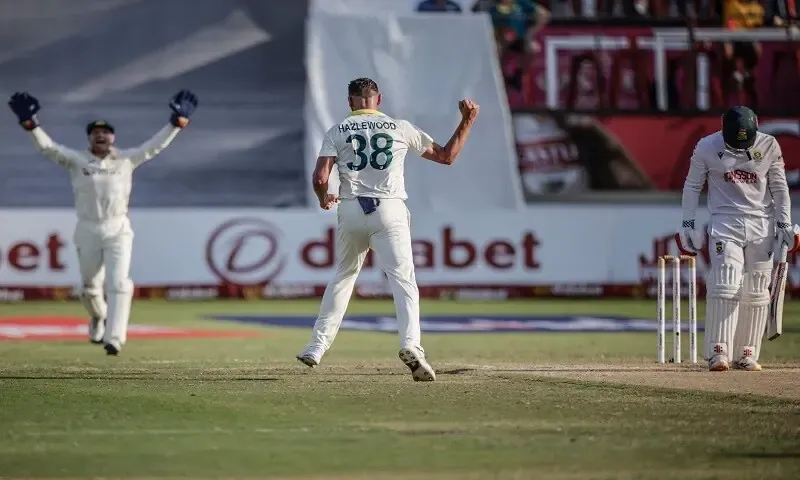 Renshaw puts victory in sight for Australia
