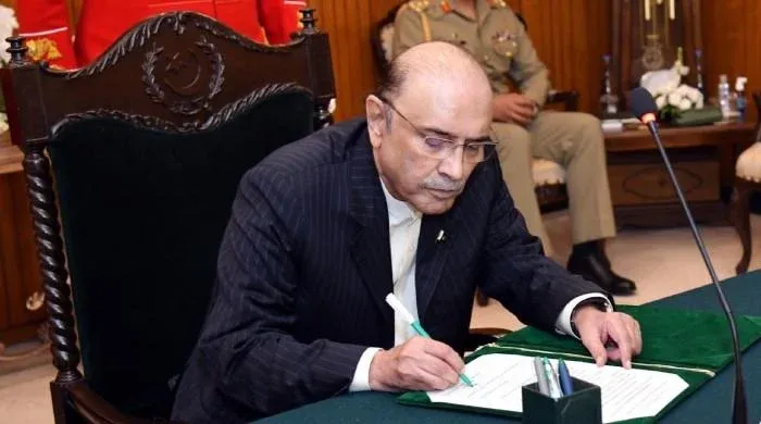Govt imposes emergency, governor's rule in KP amid security concerns
