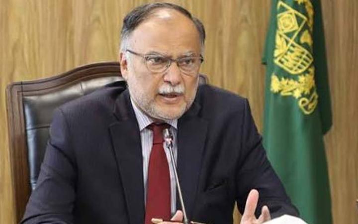 پی ٹی آئی نے ضد اور انا کو ترجیح دے کر اپنی آخری پناہ گاہ اور حکومت بھی گنوا دی، احسن اقبال