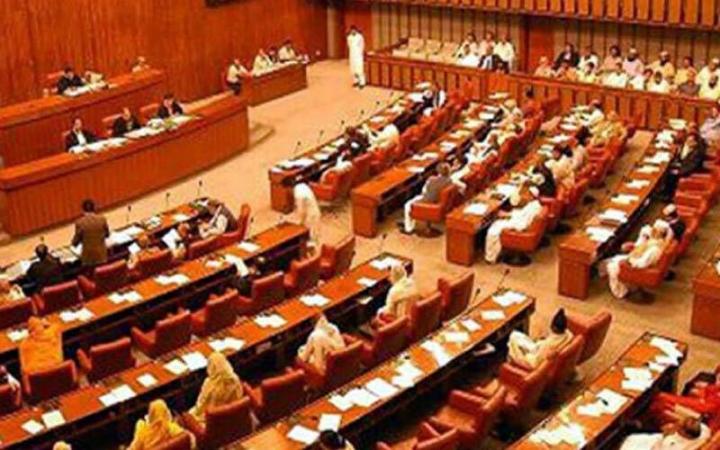 جے یو آئی نے کے پی میں ایمرجنسی کا فیصلہ واپس لینے کا مطالبہ کردیا، سینیٹ میں قرارداد جمع