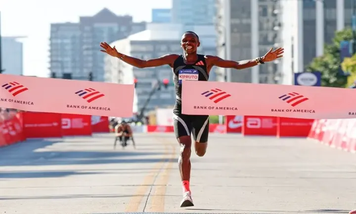 Kipruto claims Chicago Marathon as Feysa defends women's title
